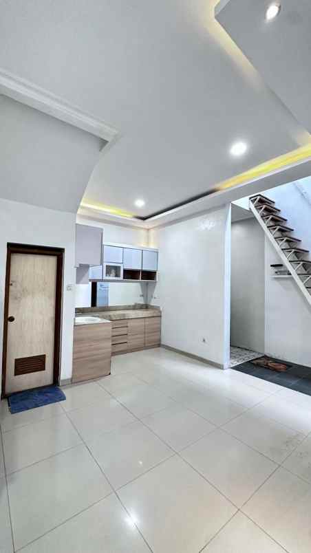 dijual rumah parakan saat
