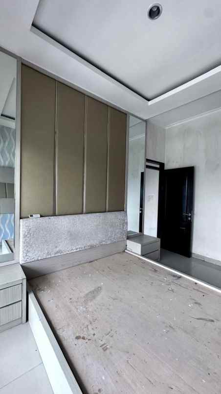 dijual rumah parakan saat