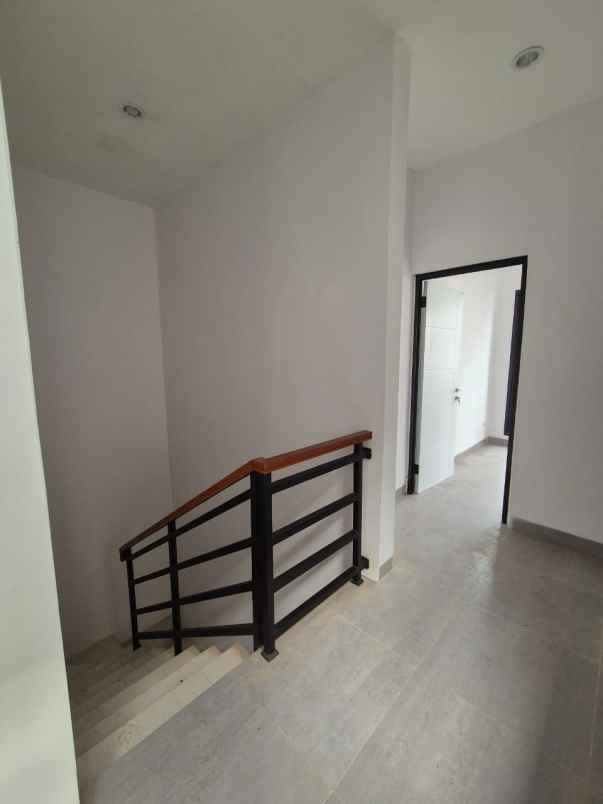 dijual rumah parigi