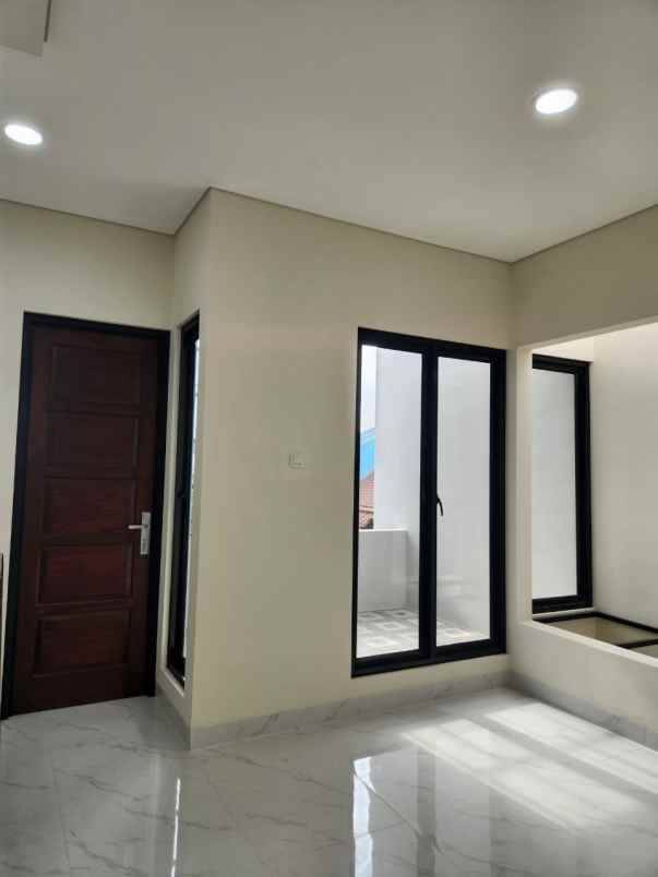 dijual rumah pasar minggu