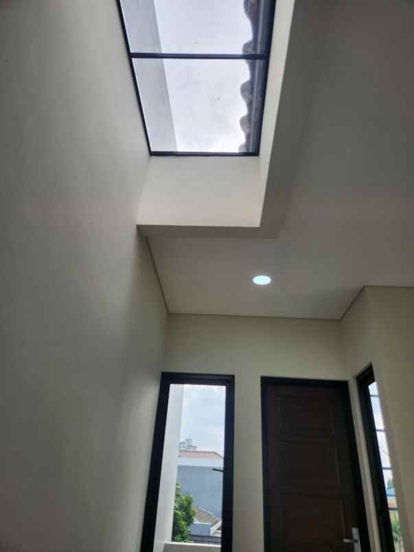 dijual rumah pasar minggu