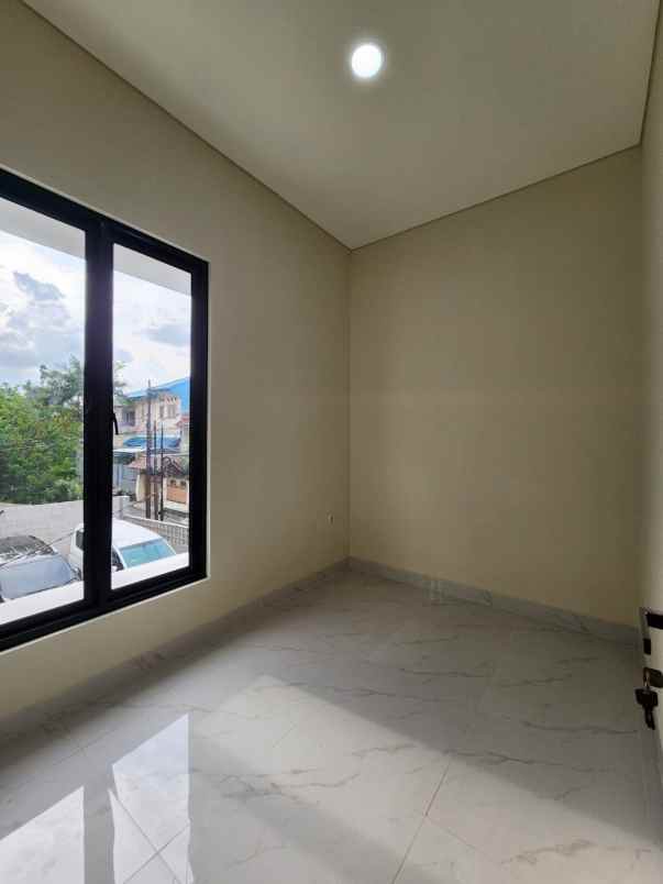 dijual rumah pasar minggu