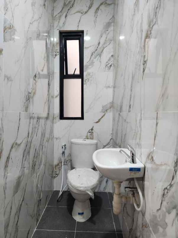 dijual rumah pasar minggu