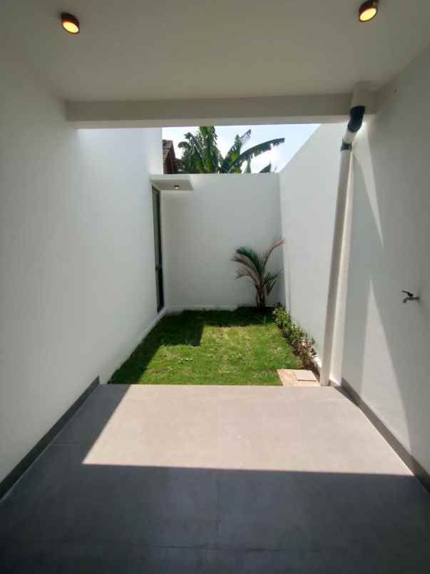 dijual rumah paseban