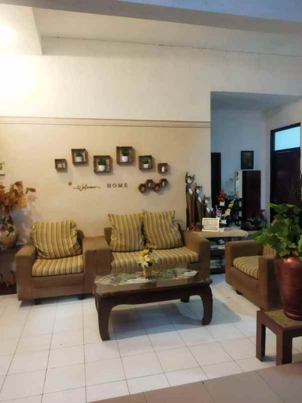 dijual rumah pejaringan sari rungkut