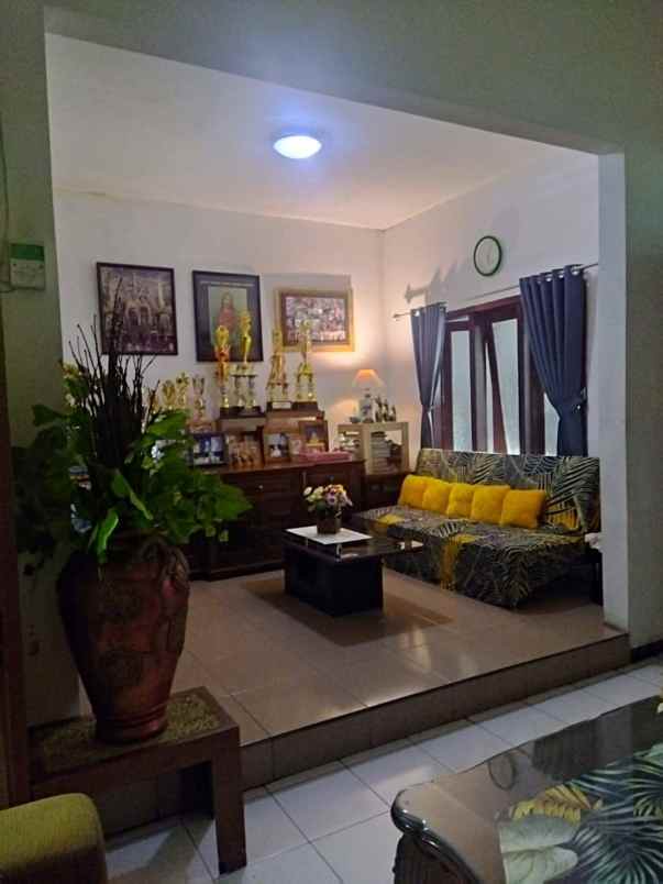dijual rumah pejaringan sari rungkut