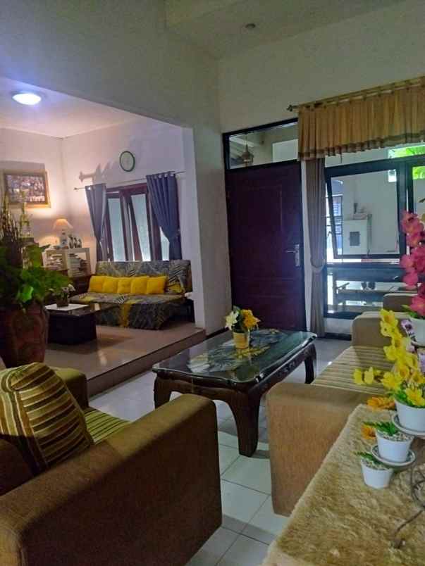 dijual rumah pejaringan sari rungkut