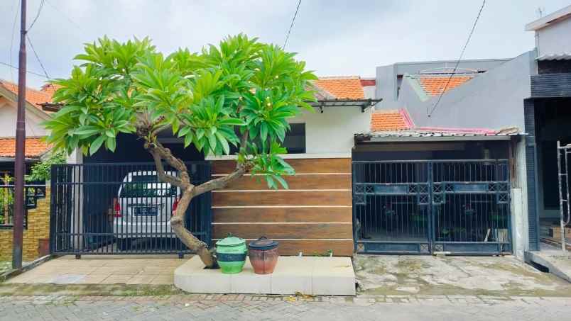 dijual rumah pejaringan sari rungkut