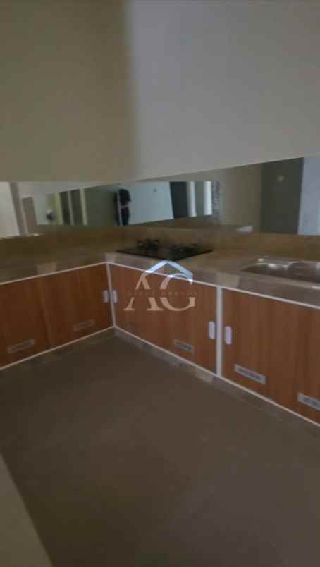 dijual rumah permata royal garden