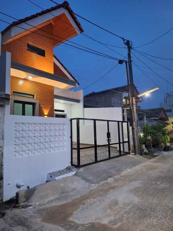 dijual rumah perum irigasi danita