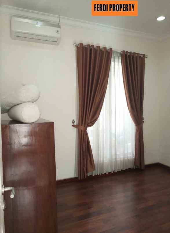 dijual rumah perumahan citra gran cibubur