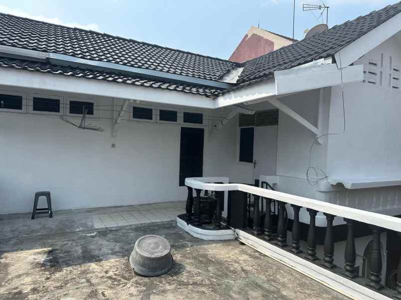 dijual rumah perumahan jatiwaringin
