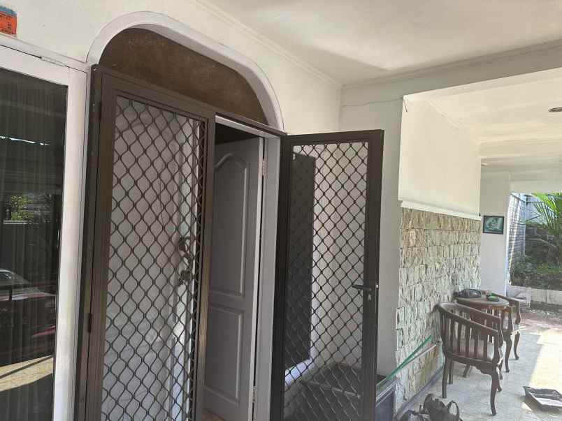 dijual rumah perumahan jatiwaringin