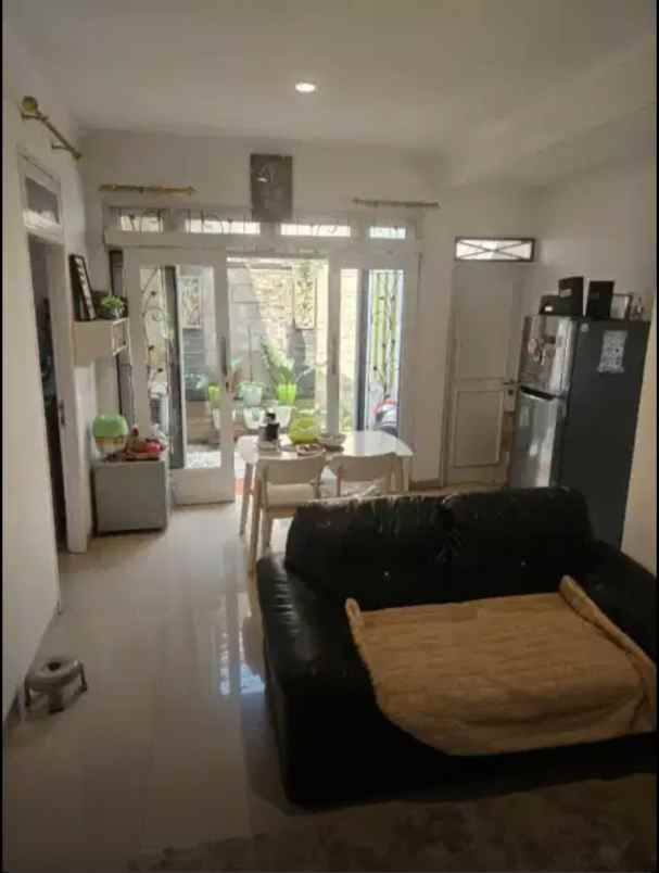 dijual rumah perumahan metland menteng