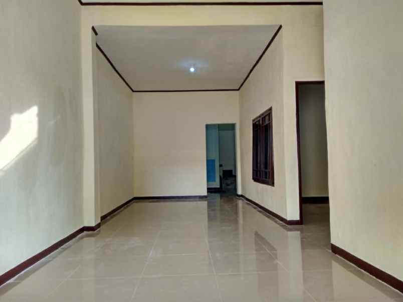 dijual rumah perumahan permata hijau