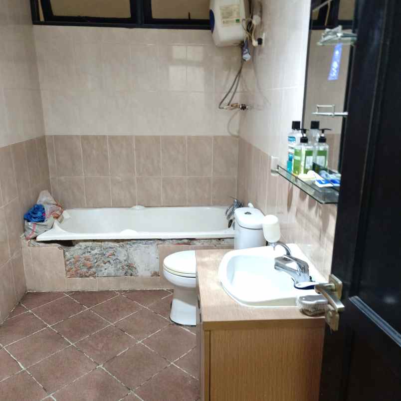 dijual rumah perumahan taman modern cakung