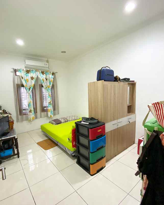 dijual rumah perumahan villa melati mas