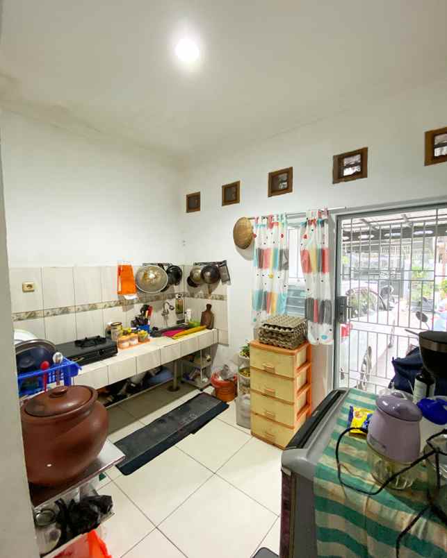 dijual rumah perumahan villa melati mas