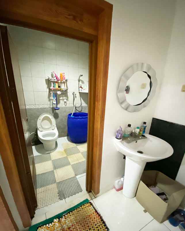 dijual rumah perumahan villa melati mas