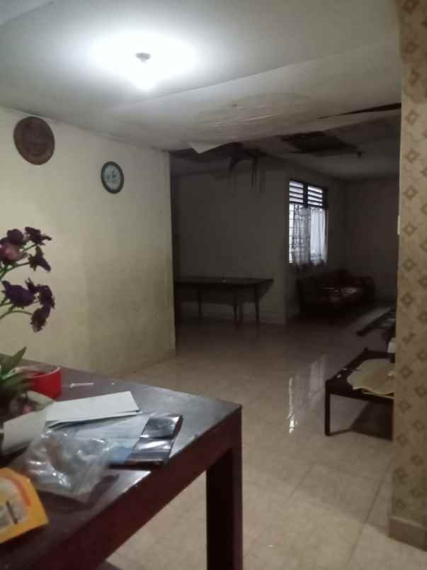 dijual rumah perumnas depok 1