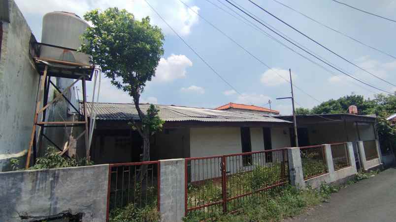 dijual rumah perumnas depok 1