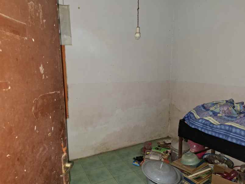 dijual rumah pojok di kebonsari jl letjend suprapto