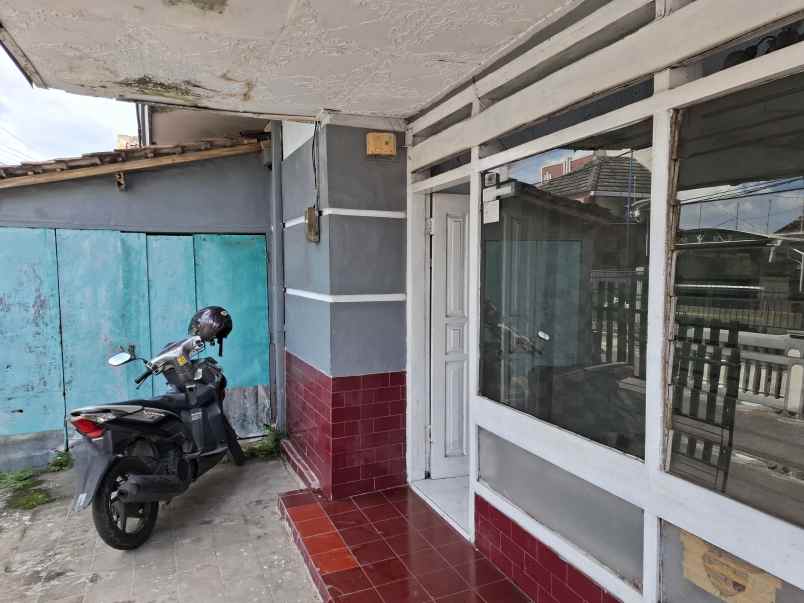 dijual rumah pojok di kebonsari jl letjend suprapto