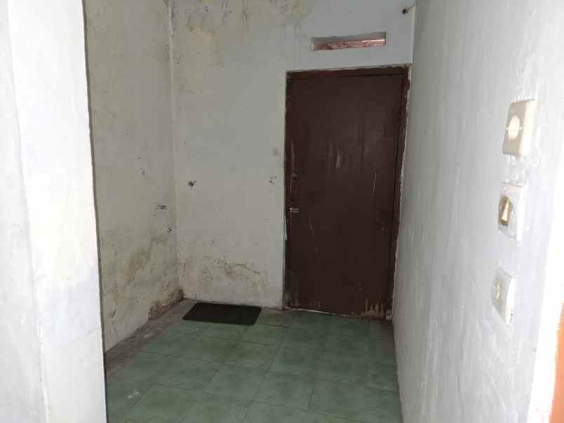 dijual rumah pojok di kebonsari jl letjend suprapto