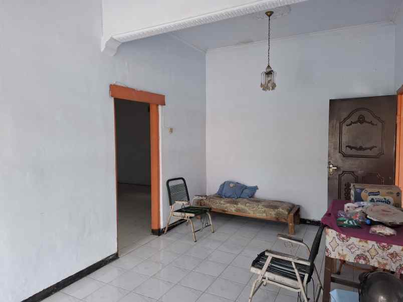 dijual rumah pojok di kebonsari jl letjend suprapto