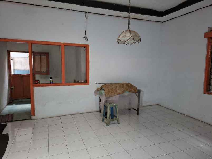 dijual rumah pojok di kebonsari jl letjend suprapto