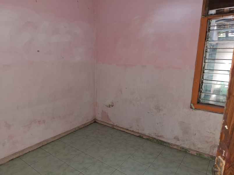 dijual rumah pojok di kebonsari jl letjend suprapto