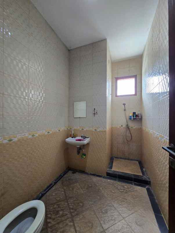 dijual rumah pondok bambu