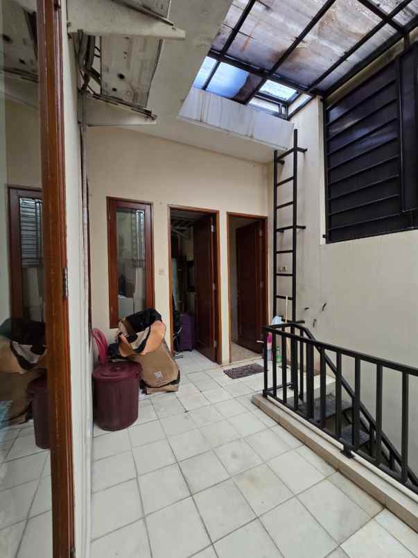 dijual rumah pondok bambu