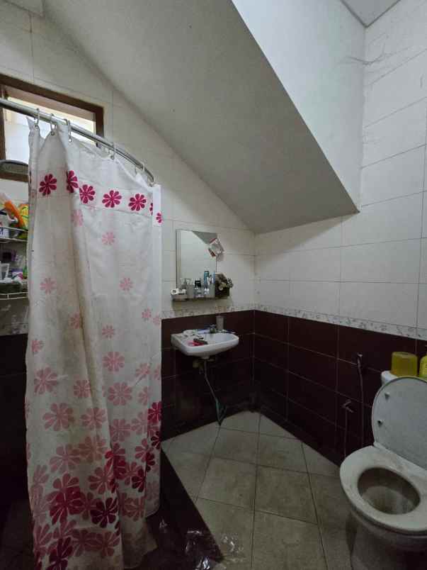 dijual rumah pondok bambu