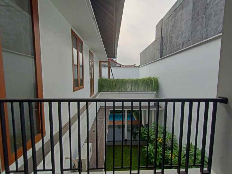 dijual rumah pondok indah