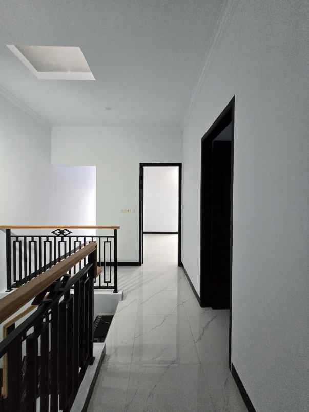 dijual rumah pondok kelapa