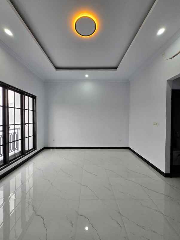 dijual rumah pondok kelapa