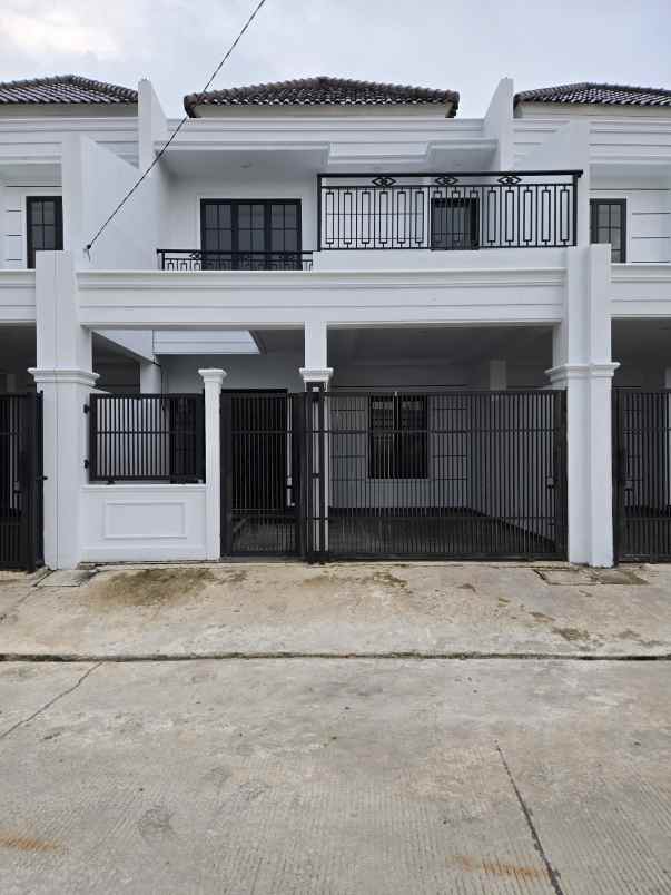 dijual rumah pondok kelapa