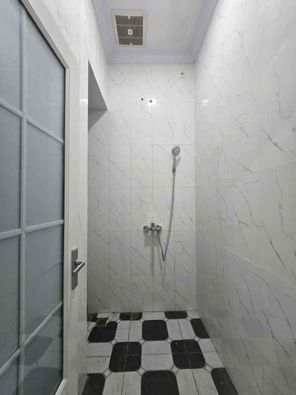 dijual rumah pondok kelapa