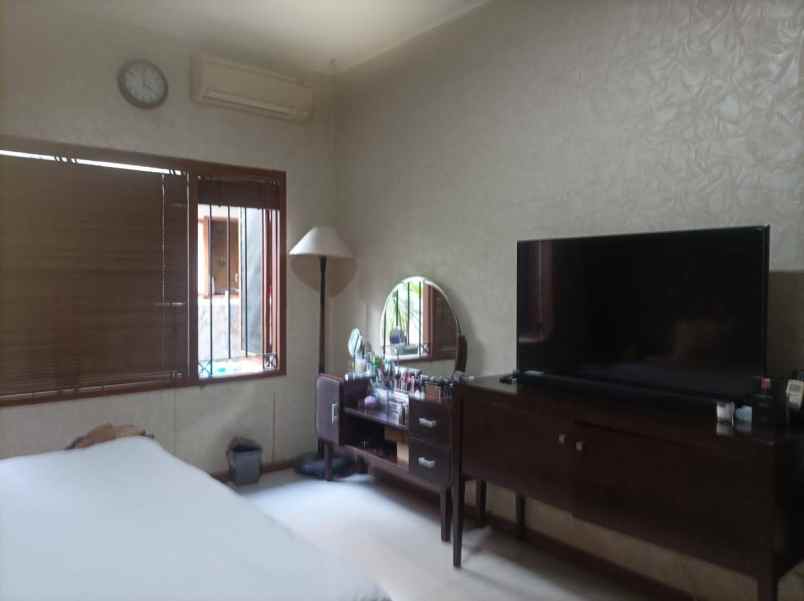 dijual rumah pondok nirwana