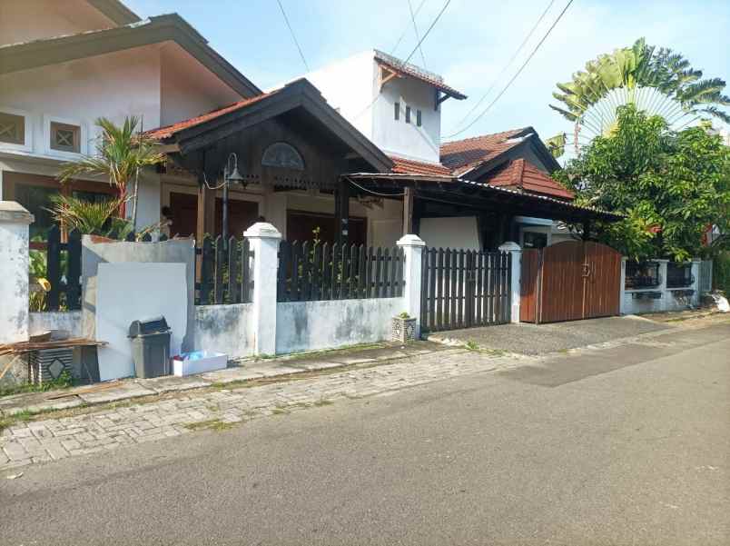 dijual rumah pondok nirwana
