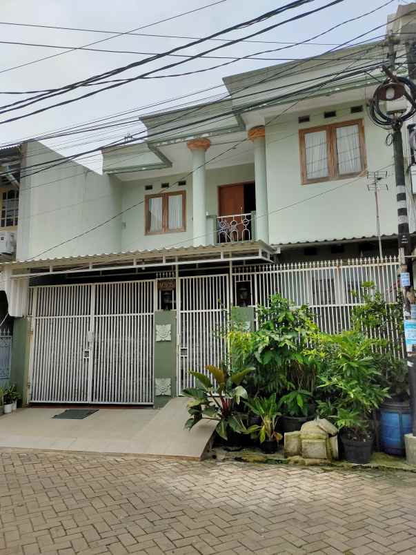 dijual rumah ponfok pakulonan