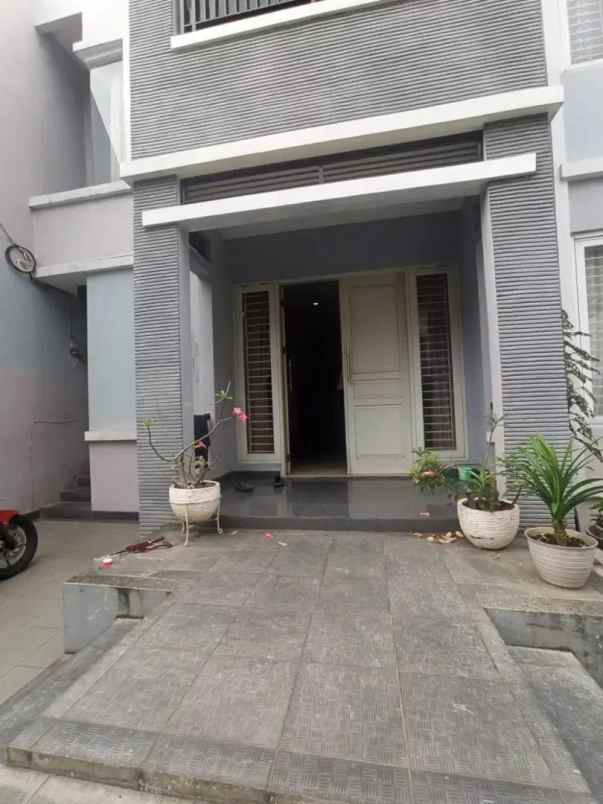 dijual rumah pulo mas rawamangun pulo