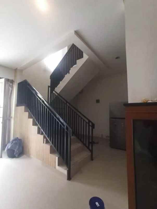 dijual rumah pulo mas rawamangun pulo