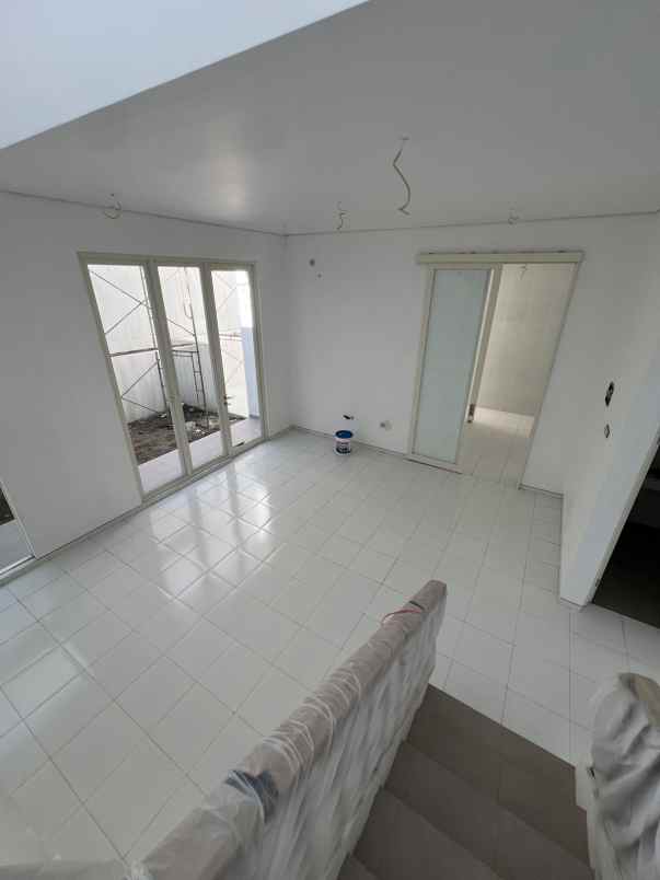 dijual rumah puncak sambisari
