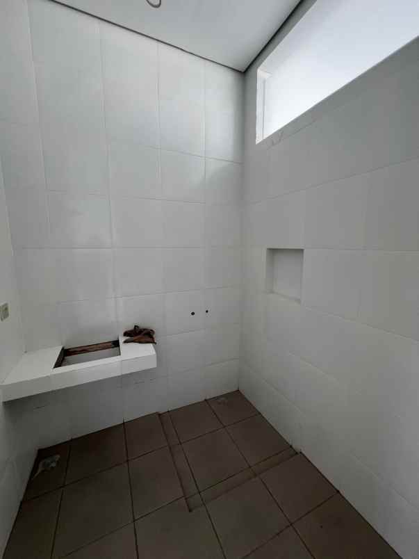 dijual rumah puncak sambisari
