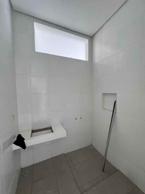 dijual rumah puncak sambisari
