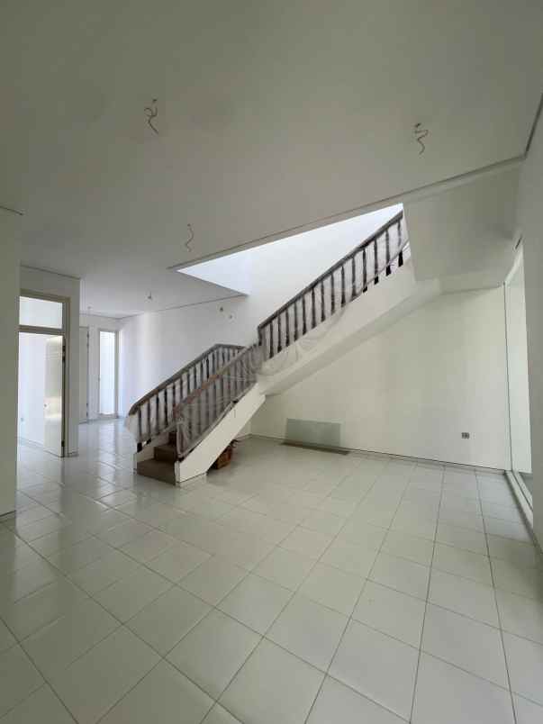 dijual rumah puncak sambisari