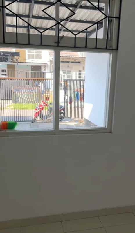 dijual rumah puri mas