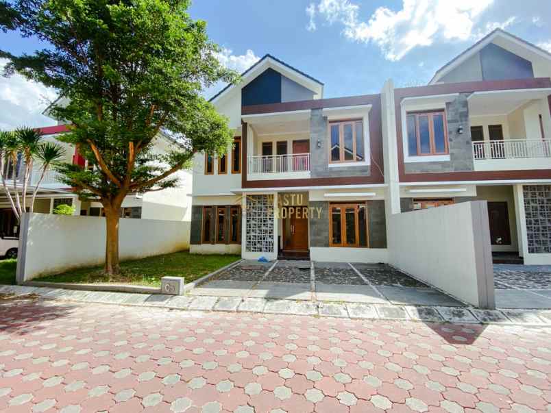 dijual rumah purwomartani kec kalasan
